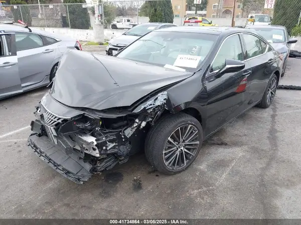58ADZ1B15NU118617 2022 LEXUS ES - Image 2