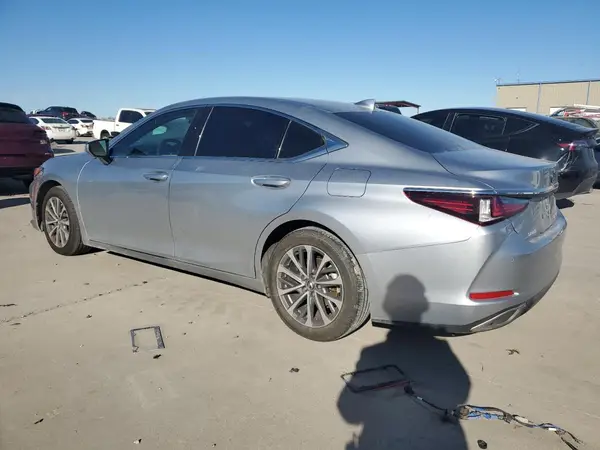 58ADZ1B15NU121131 2022 LEXUS ES - Image 2