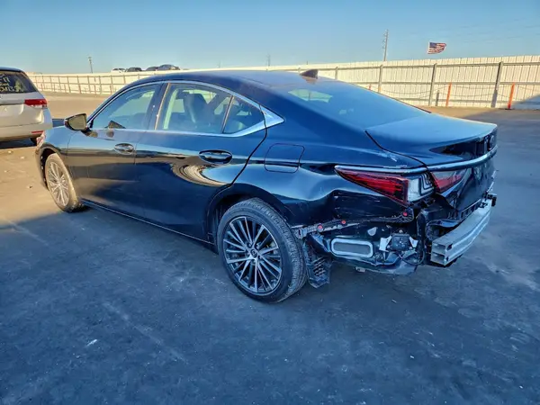 58ADZ1B15NU129536 2022 LEXUS ES - Image 2