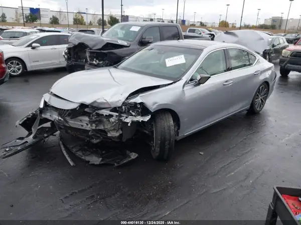 58ADZ1B15NU131660 2022 LEXUS ES - Image 2