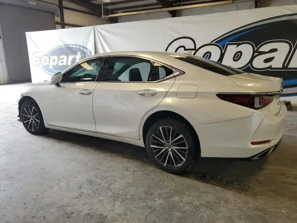 58ADZ1B15NU137023 2022 LEXUS ES - Image 2