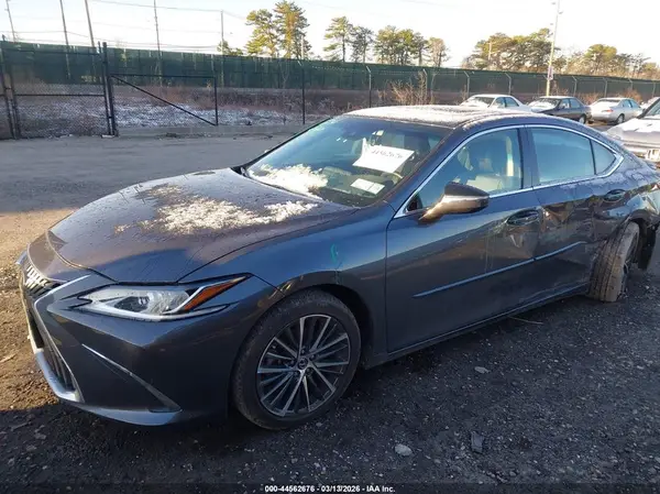 58ADZ1B15PU143035 2023 LEXUS ES - Image 2
