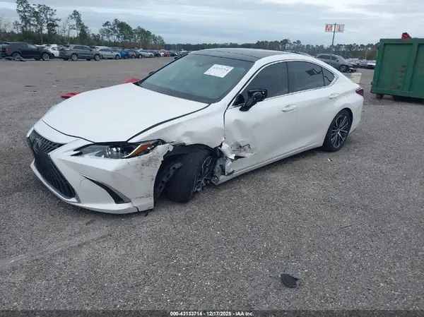 58ADZ1B15PU147330 2023 LEXUS ES - Image 2