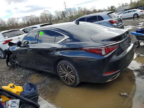 58ADZ1B15RU169833 2024 LEXUS ES - Image 2