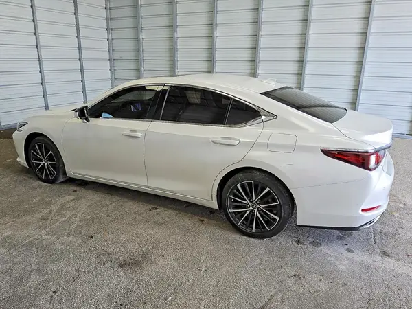 58ADZ1B15RU174708 2024 LEXUS ES - Image 2