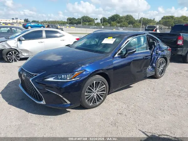 58ADZ1B15RU180461 2024 LEXUS ES - Image 2