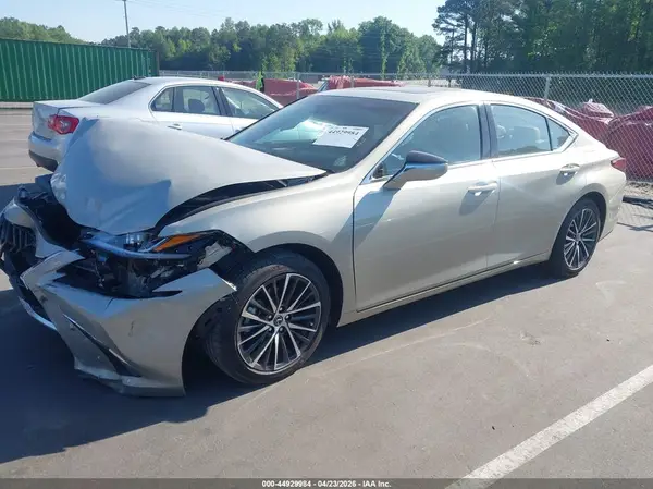 58ADZ1B15SU186962 2025 LEXUS ES - Image 2