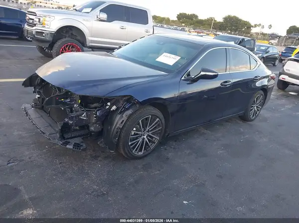 58ADZ1B15SU218776 2025 LEXUS ES - Image 2