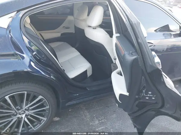 58ADZ1B15SU218776 2025 LEXUS ES - Image 8