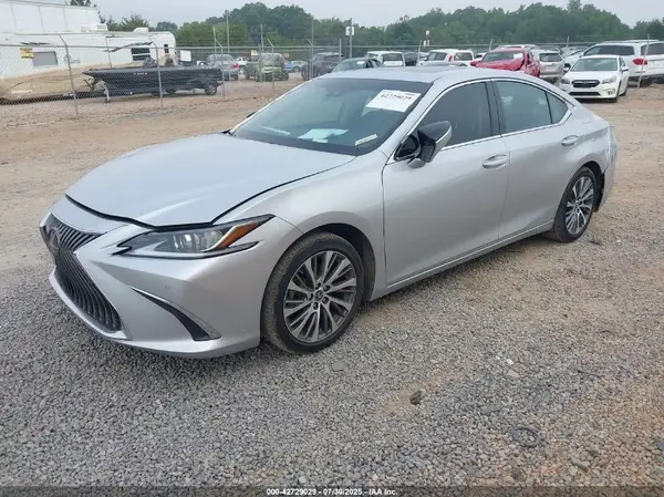 58ADZ1B16LU055315 2020 LEXUS ES - Image 2