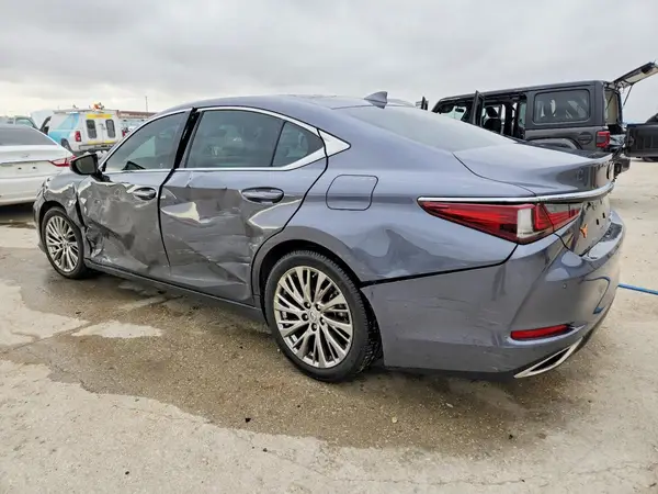 58ADZ1B16LU062104 2020 LEXUS ES - Image 2