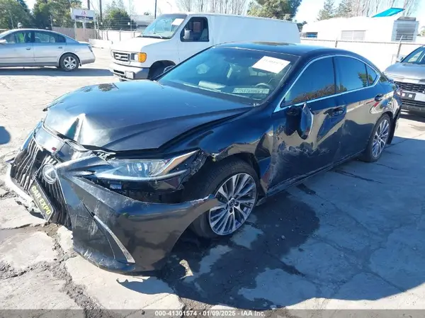 58ADZ1B16MU082628 2021 LEXUS ES - Image 2