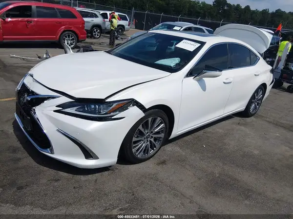 58ADZ1B16MU083102 2021 LEXUS ES - Image 2