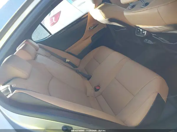 58ADZ1B16MU089952 2021 LEXUS ES - Image 8