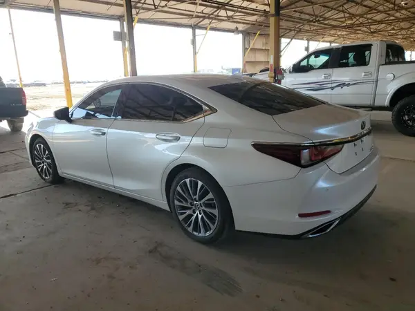 58ADZ1B16MU099056 2021 LEXUS ES - Image 2