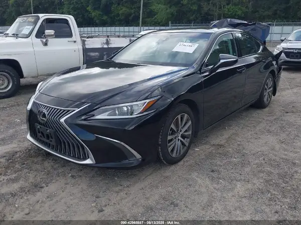 58ADZ1B16MU102151 2021 LEXUS ES - Image 2