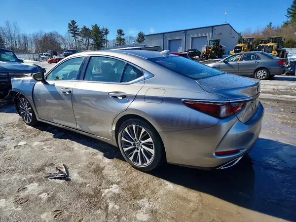 58ADZ1B16MU103980 2021 LEXUS ES - Image 2