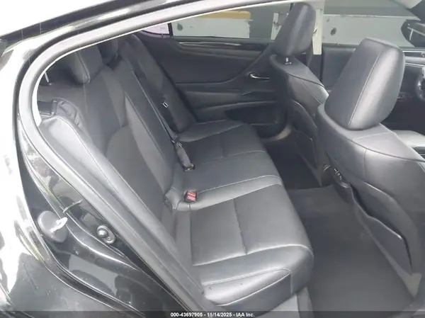 58ADZ1B16MU106877 2021 LEXUS ES - Image 8