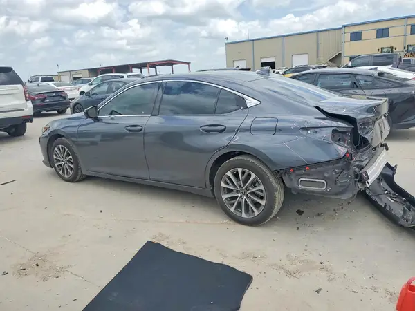 58ADZ1B16NU114091 2022 LEXUS ES - Image 2