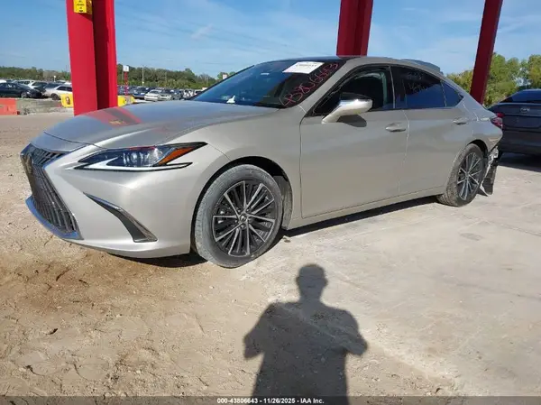 58ADZ1B16NU117010 2022 LEXUS ES - Image 2