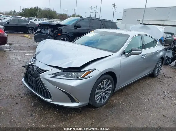 58ADZ1B16NU126242 2022 LEXUS ES - Image 2