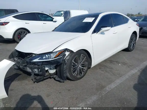 58ADZ1B16NU133868 2022 LEXUS ES - Image 2