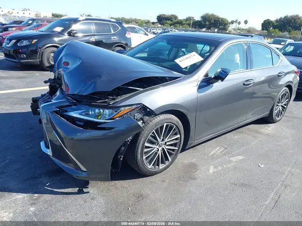 58ADZ1B16NU135751 2022 LEXUS ES - Image 2