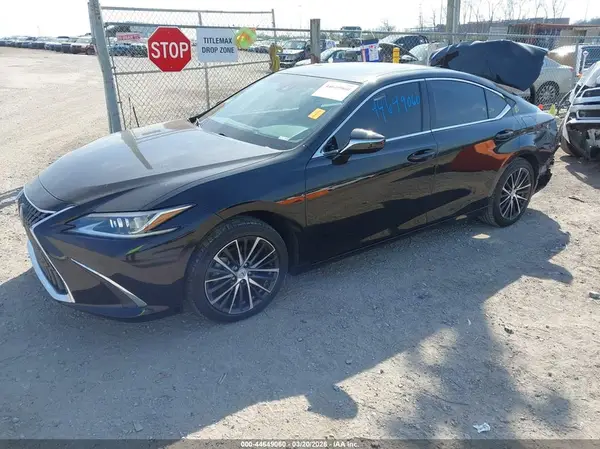 58ADZ1B16RU162437 2024 LEXUS ES - Image 2