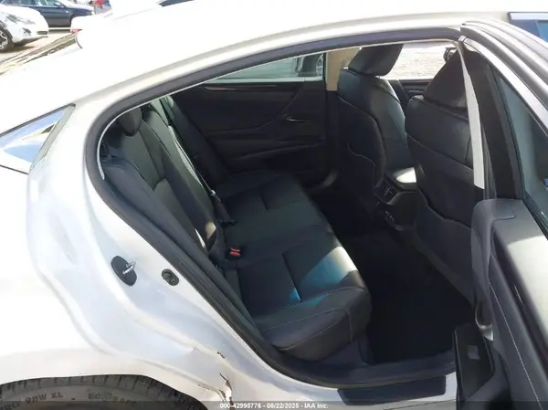 58ADZ1B17LU055212 2020 LEXUS ES - Image 8