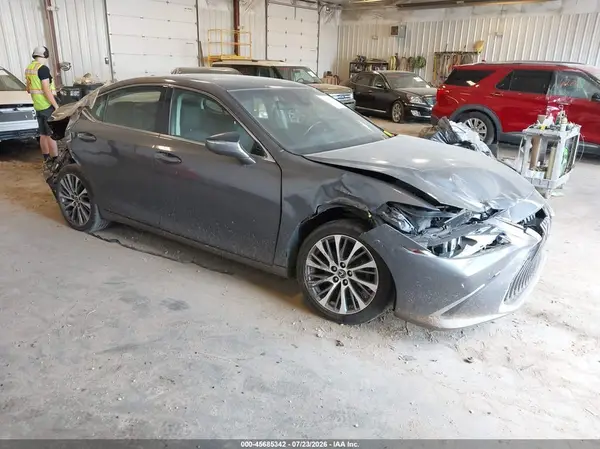 58ADZ1B17LU078246 2020 LEXUS ES - Image 1