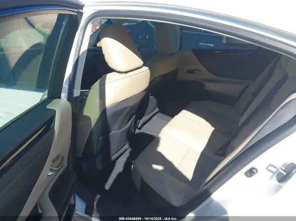 58ADZ1B17LU078893 2020 LEXUS ES - Image 8