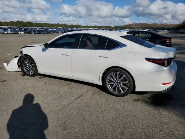 58ADZ1B17LU078926 2020 LEXUS ES - Image 2