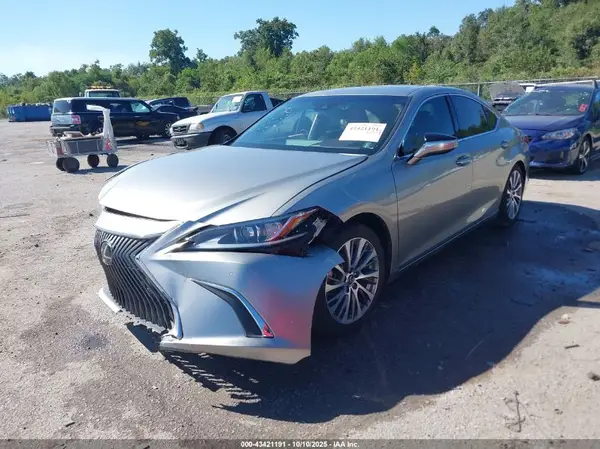 58ADZ1B17LU082376 2020 LEXUS ES - Image 2