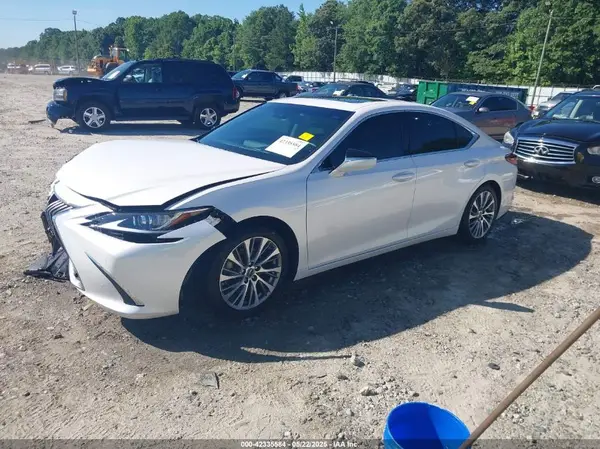 58ADZ1B17MU086347 2021 LEXUS ES - Image 2