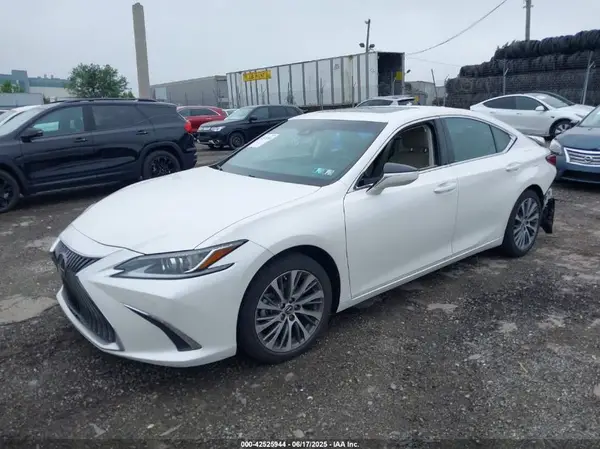 58ADZ1B17MU086459 2021 LEXUS ES - Image 2