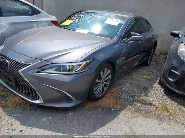 58ADZ1B17MU087143 2021 LEXUS ES - Image 2