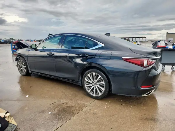58ADZ1B17MU091032 2021 LEXUS ES - Image 2