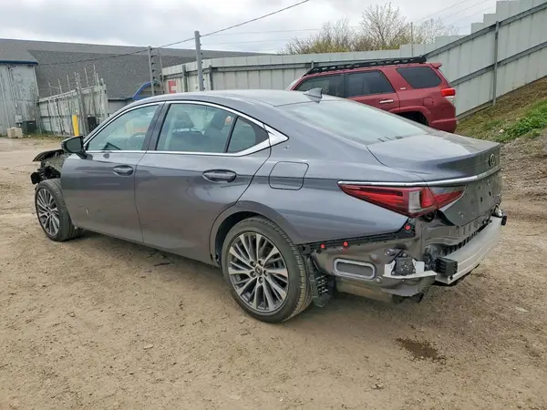 58ADZ1B17MU104748 2021 LEXUS ES - Image 2