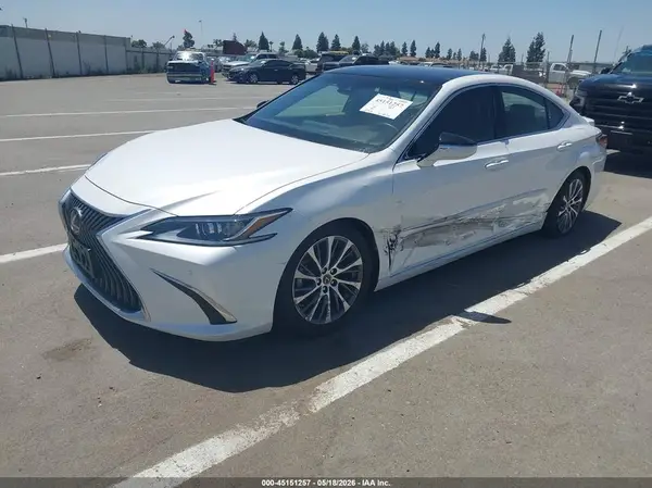 58ADZ1B17MU107410 2021 LEXUS ES - Image 2