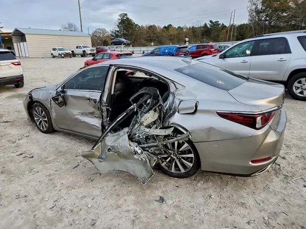 58ADZ1B17MU109044 2021 LEXUS ES - Image 2