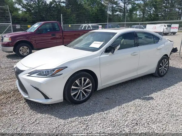 58ADZ1B17MU109142 2021 LEXUS ES - Image 2