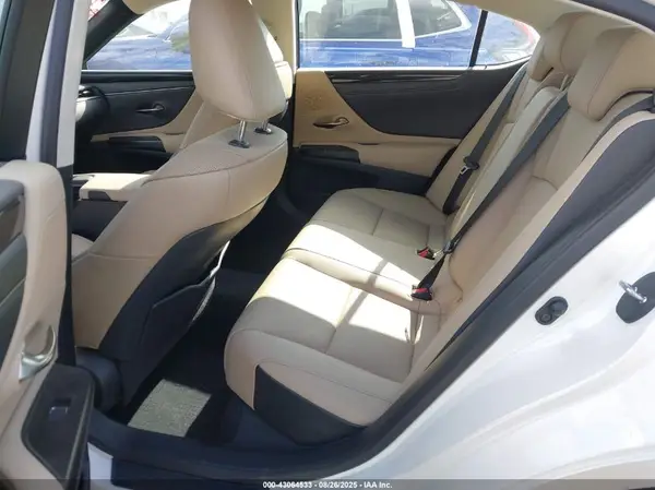 58ADZ1B17MU110274 2021 LEXUS ES - Image 8