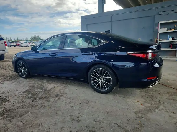 58ADZ1B17NU112480 2022 LEXUS ES - Image 2