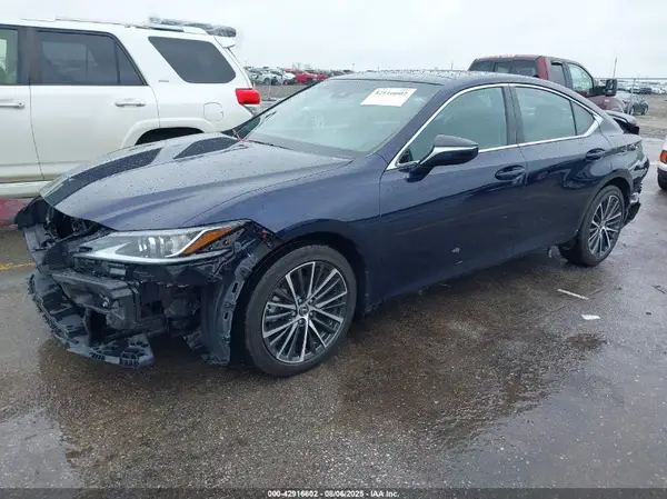 58ADZ1B17NU115895 2022 LEXUS ES - Image 2