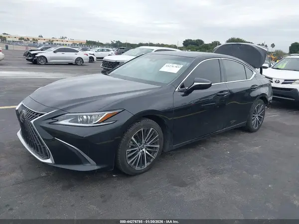 58ADZ1B17NU117002 2022 LEXUS ES - Image 2