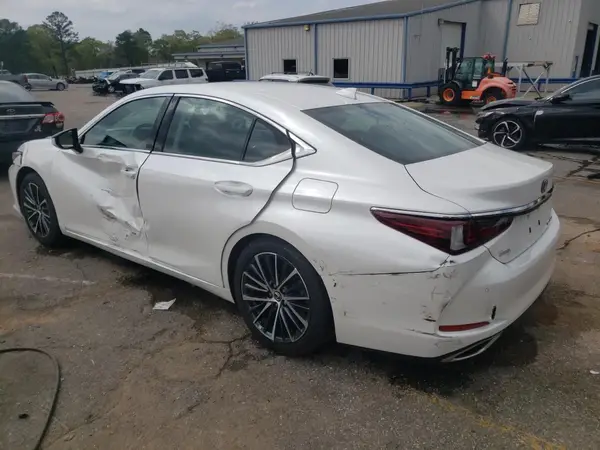 58ADZ1B17NU123334 2022 LEXUS ES - Image 2