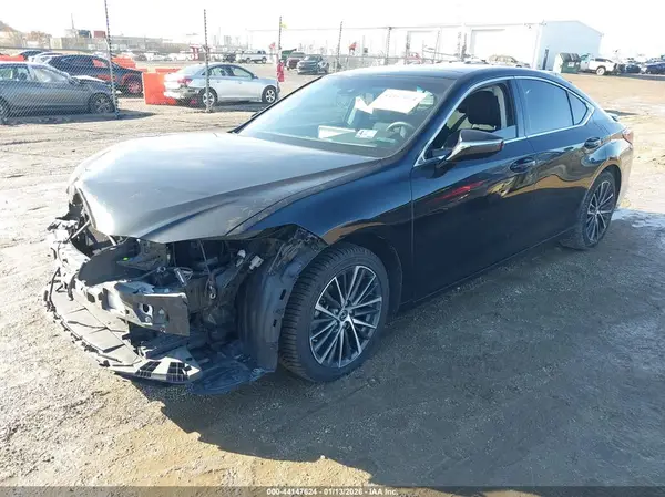 58ADZ1B17NU132339 2022 LEXUS ES - Image 2
