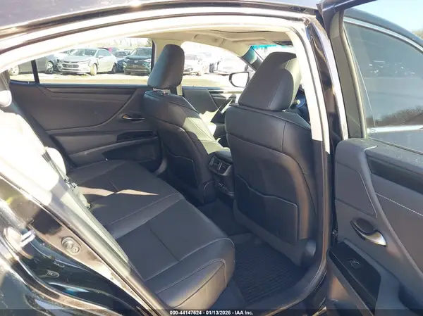 58ADZ1B17NU132339 2022 LEXUS ES - Image 8