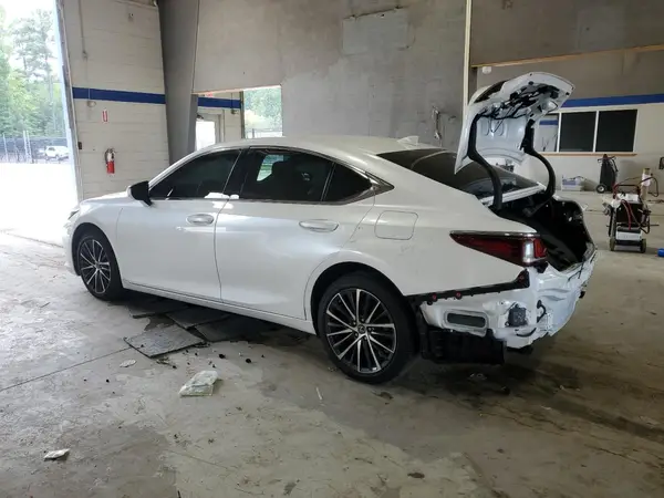 58ADZ1B17NU132924 2022 LEXUS ES - Image 2