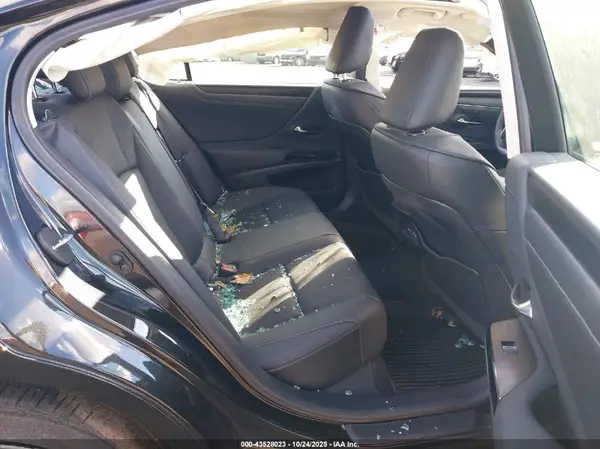 58ADZ1B17NU133247 2022 LEXUS ES - Image 8